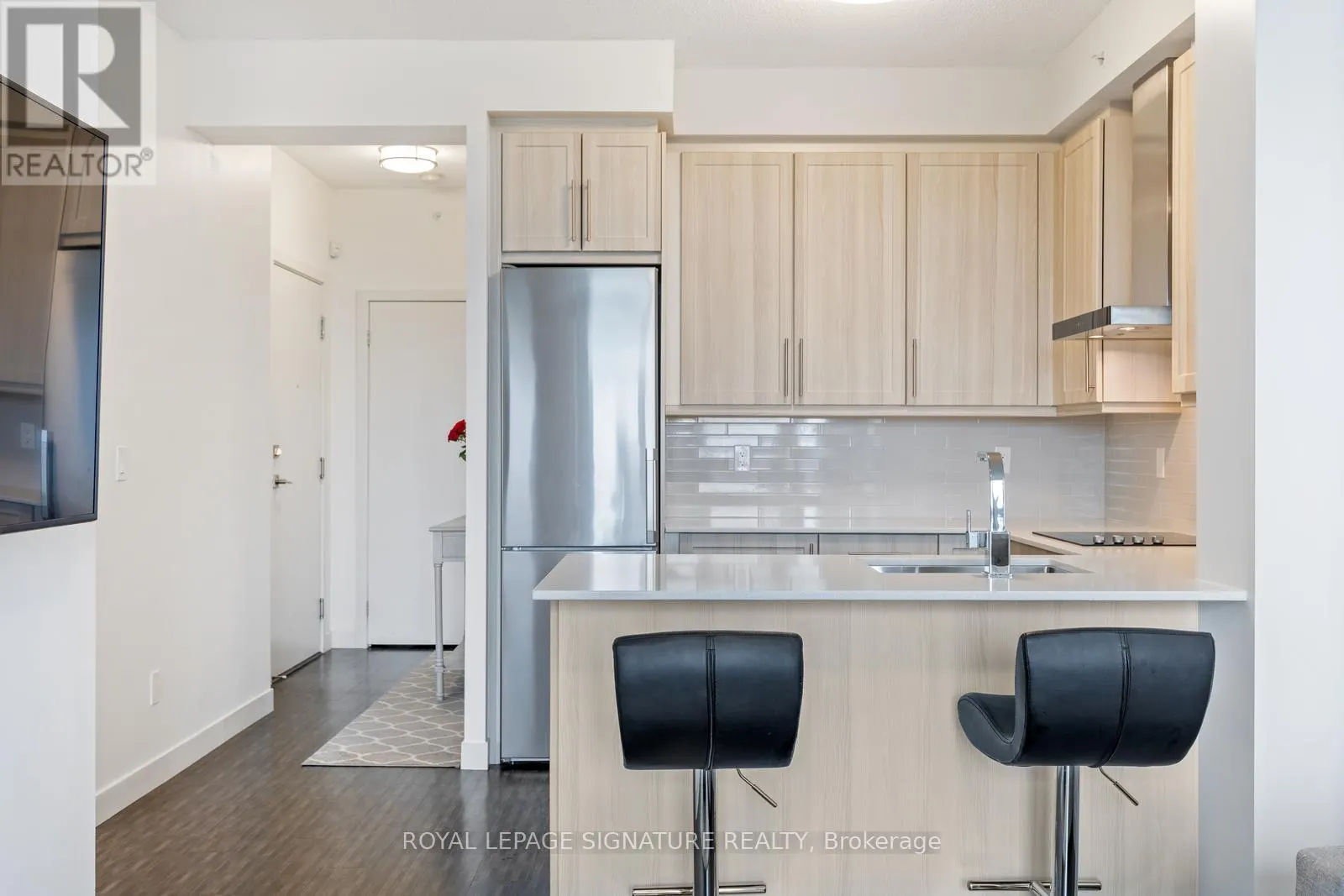 1606 - 2093 FAIRVIEW STREET