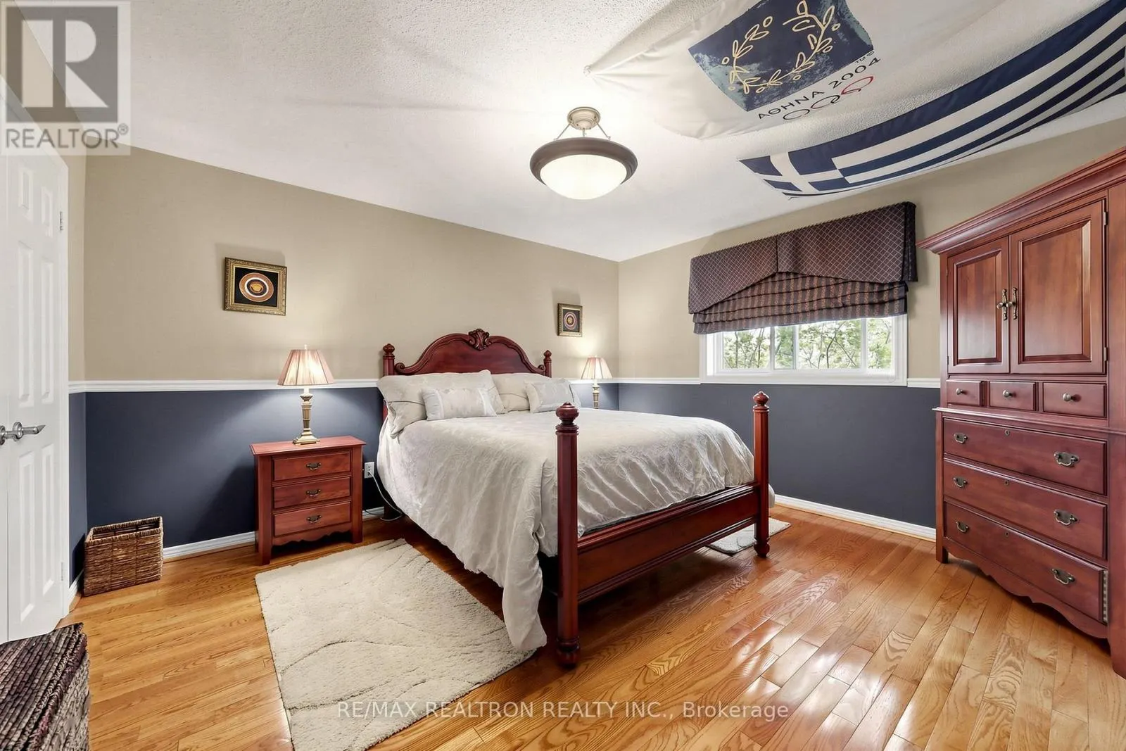 2 MANOR PLACE