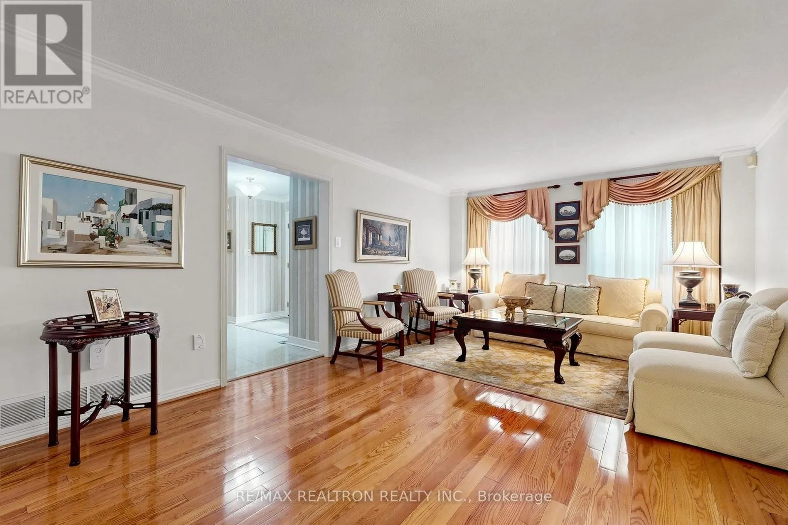 2 MANOR PLACE