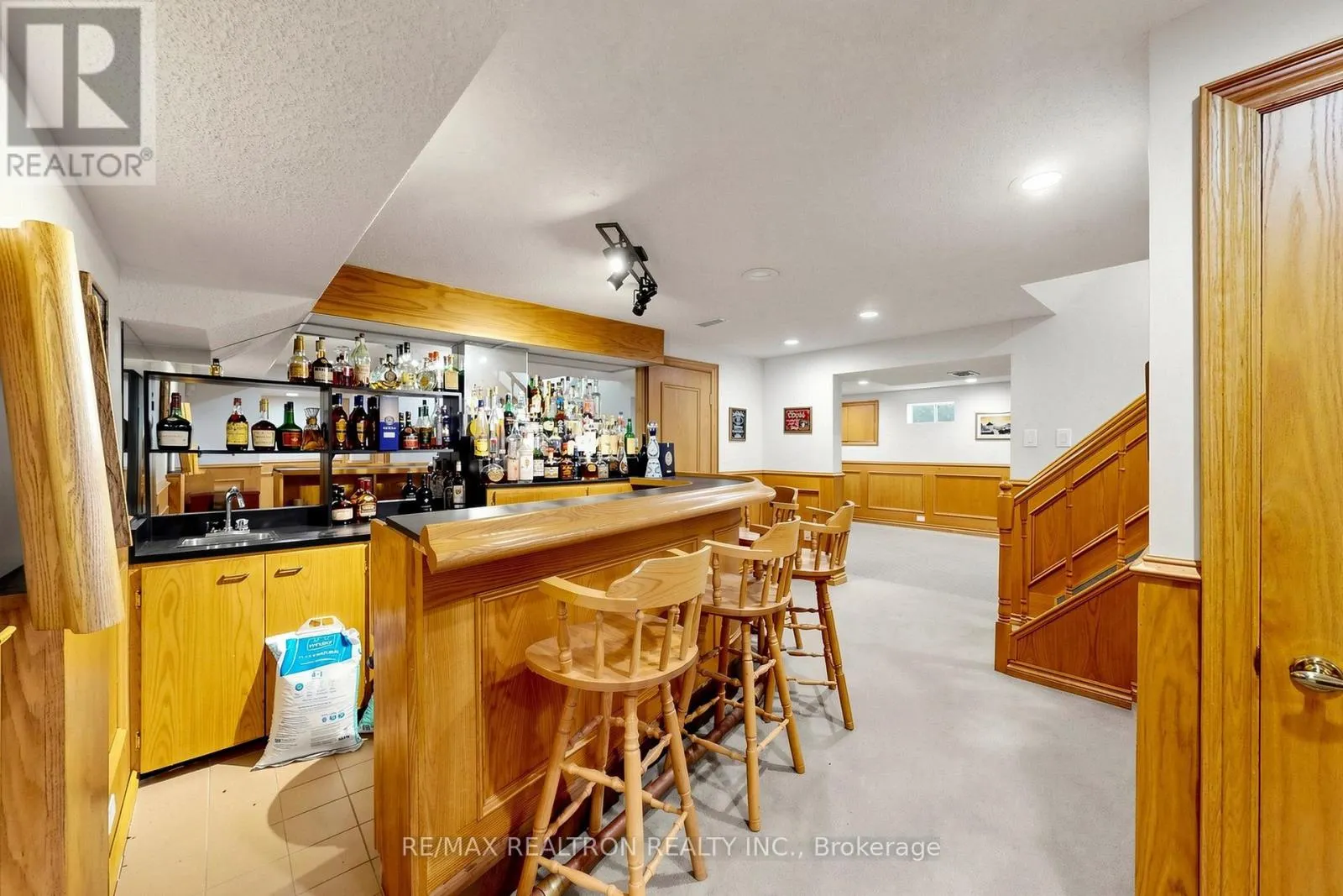 2 MANOR PLACE