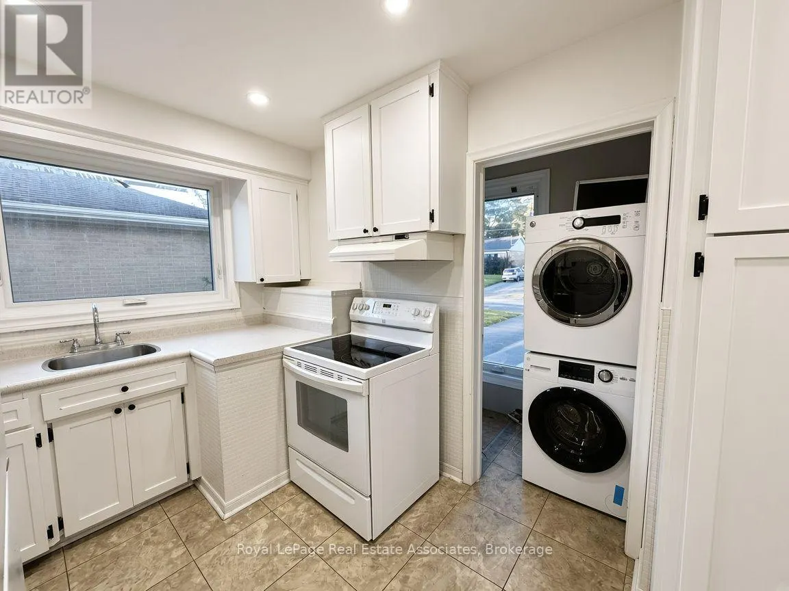 UPPER - 10 ELIZABETH STREET