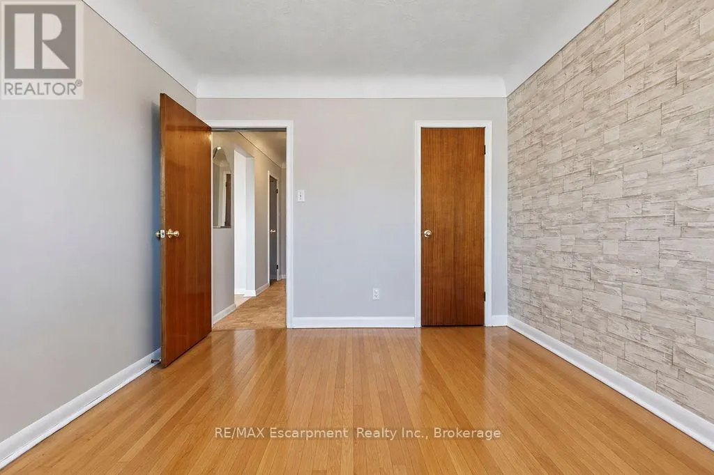 303 - 830 ROBINSON STREET #303