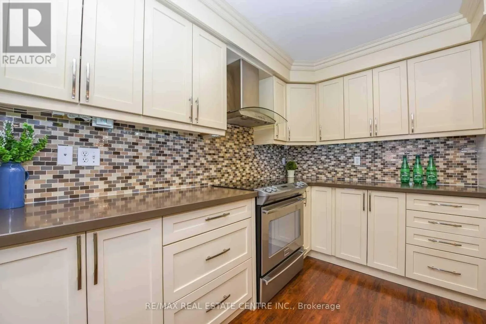 764 AVOCADO CRESCENT
