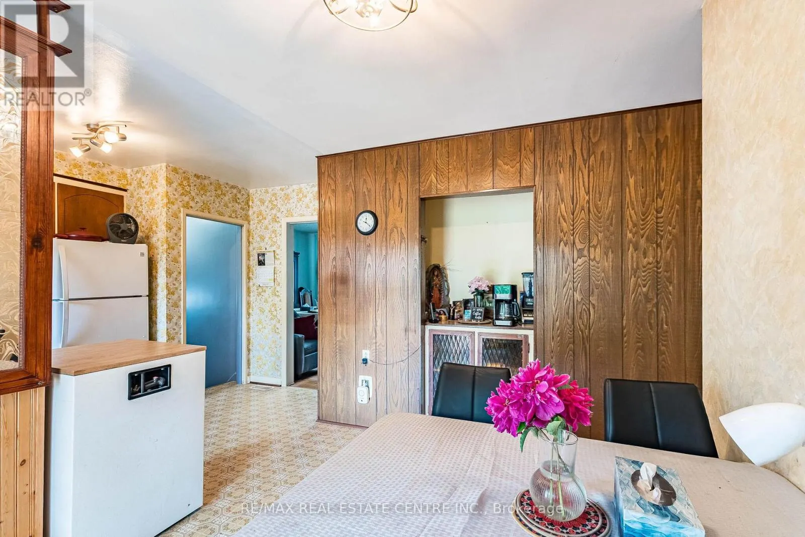 6939 JUSTINE DRIVE