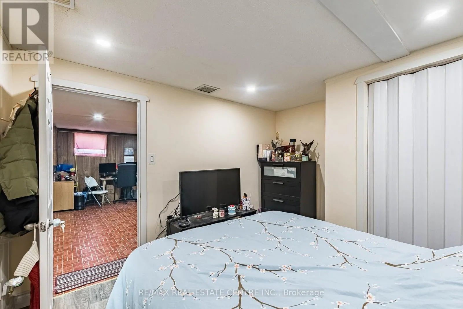 6939 JUSTINE DRIVE