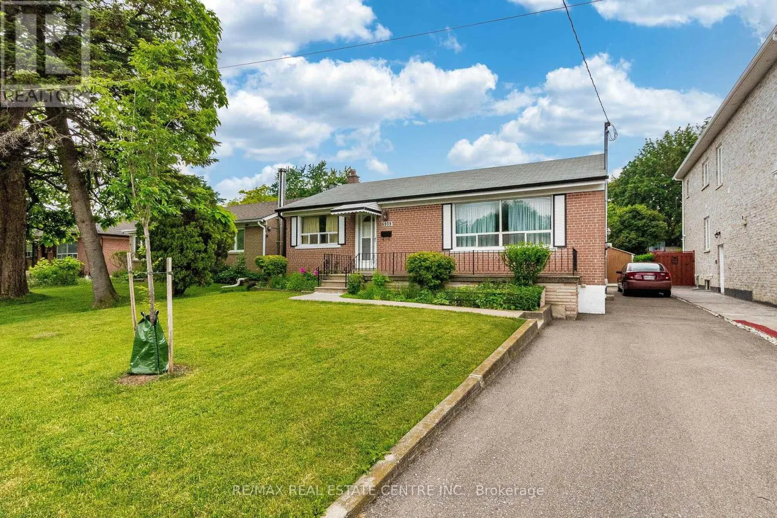 6939 JUSTINE DRIVE
