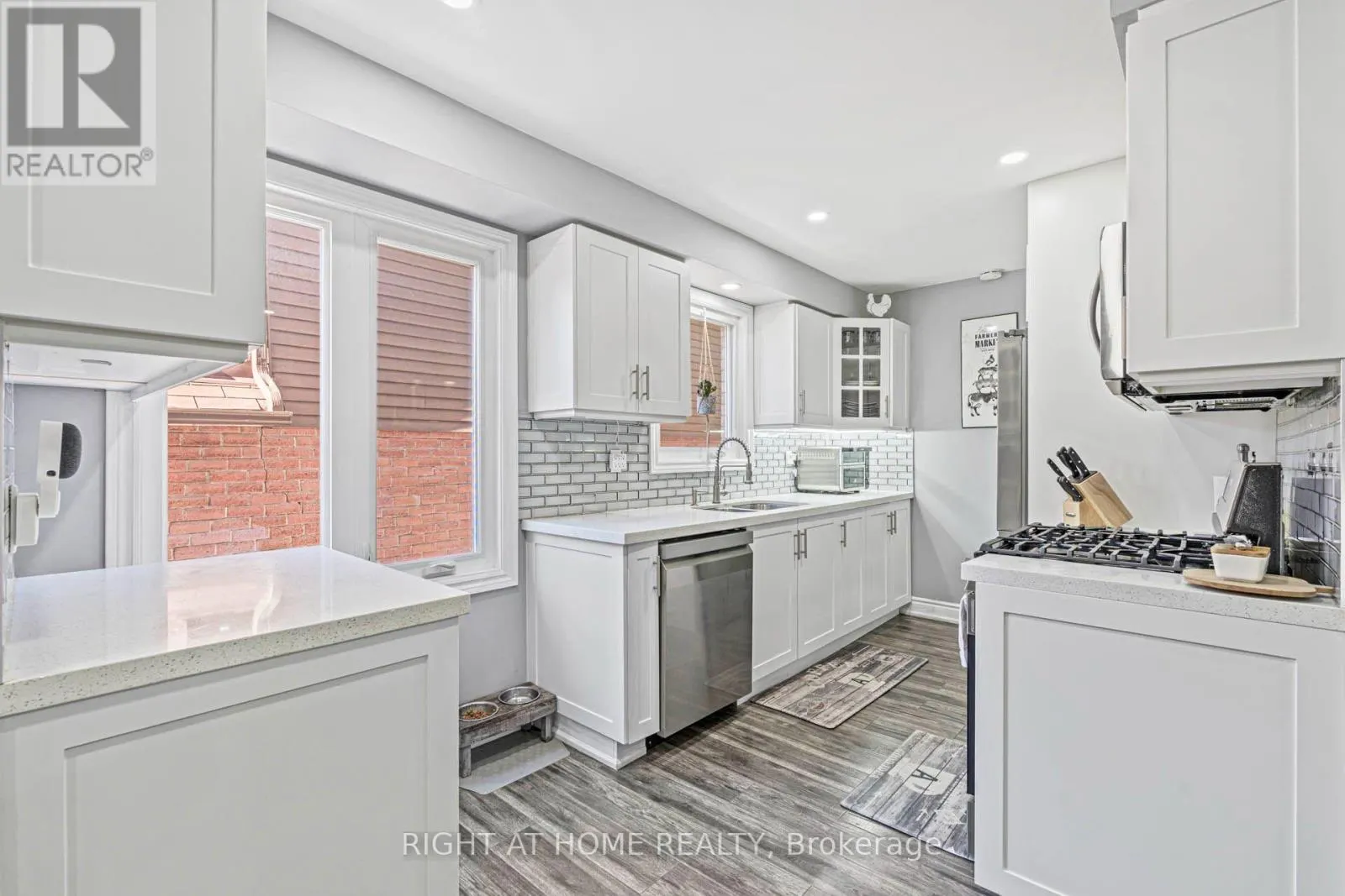 36 BURTON ROAD W
