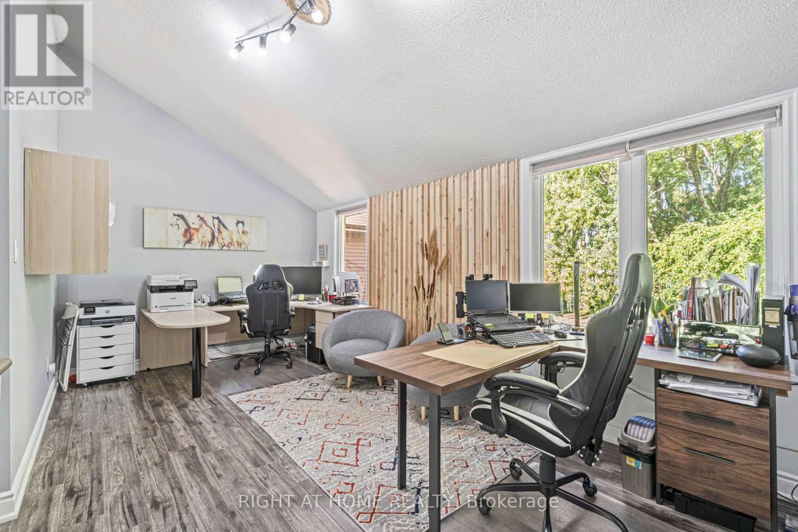 36 BURTON ROAD W
