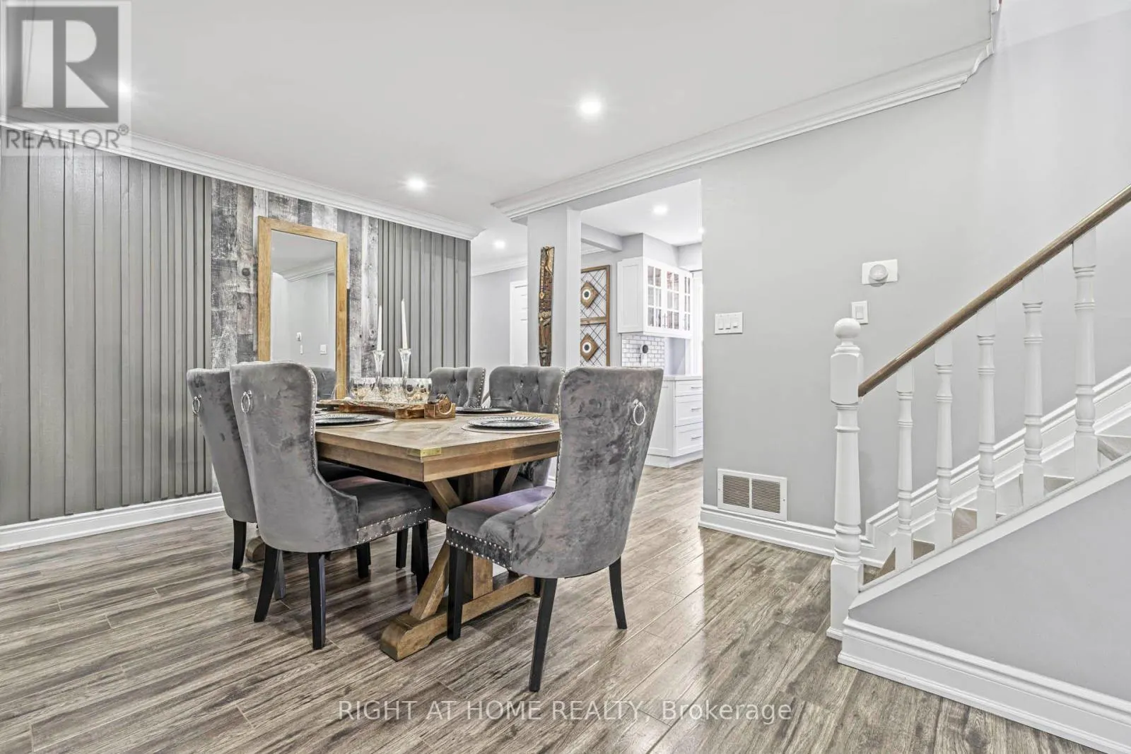 36 BURTON ROAD W