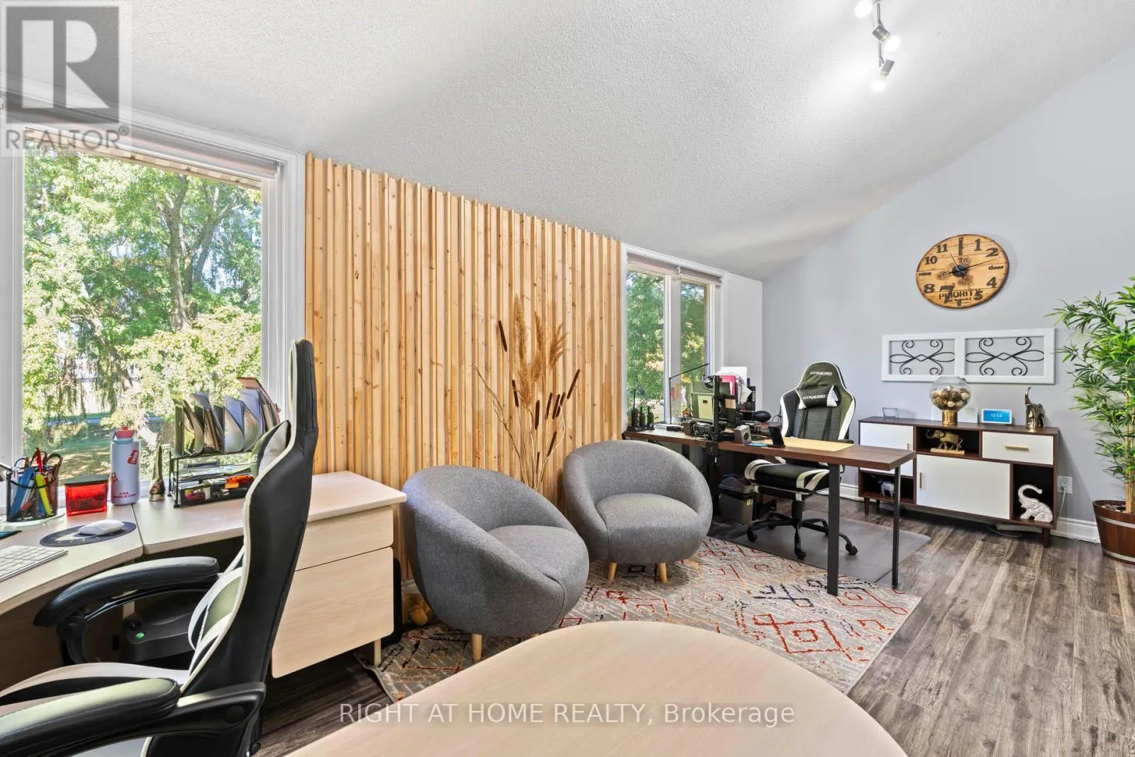 36 BURTON ROAD W