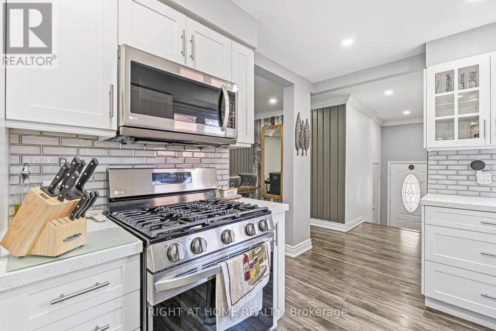 36 BURTON ROAD W