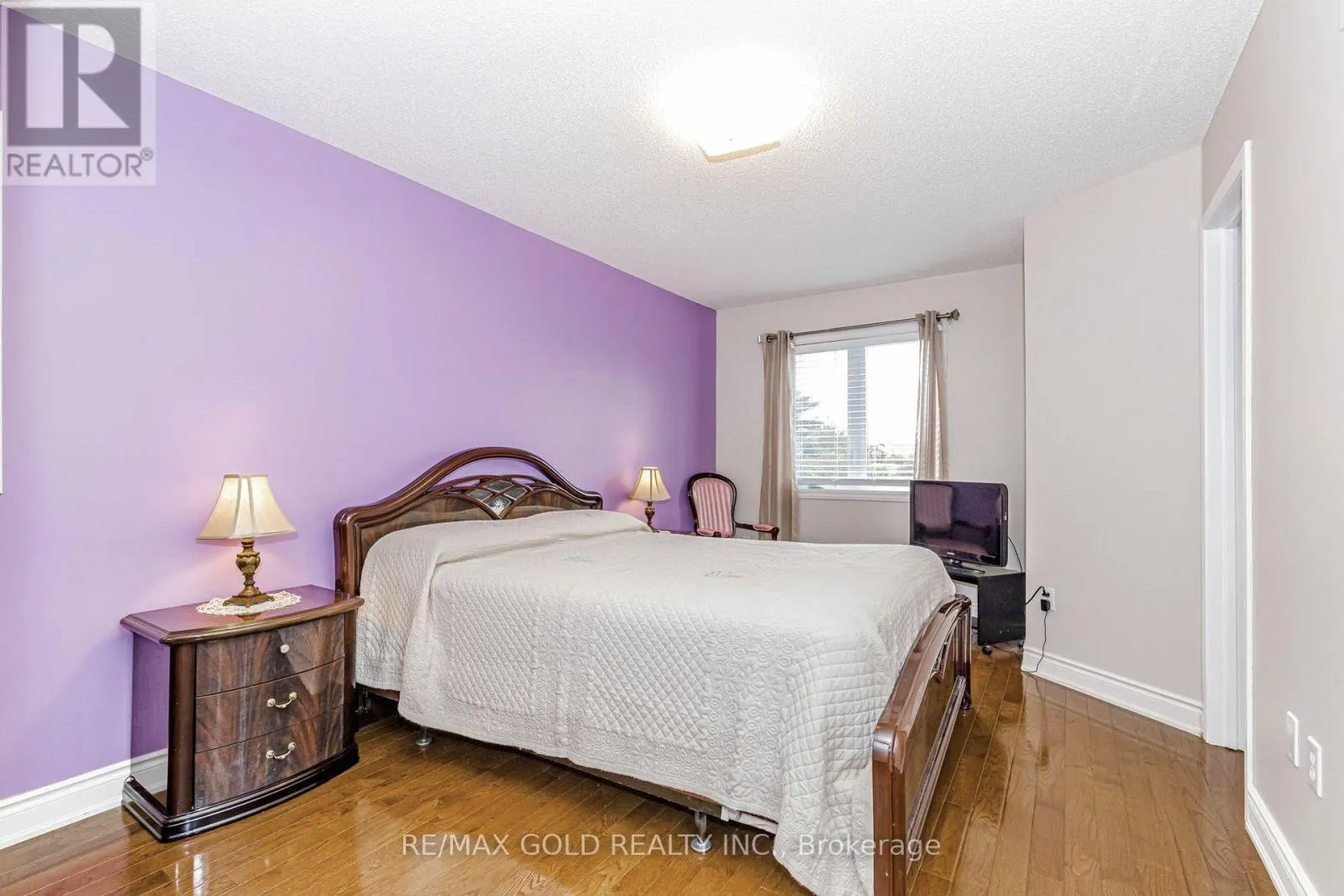 36 SUMMERDALE CRESCENT