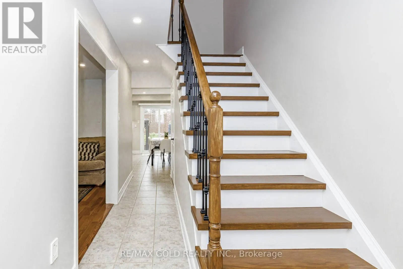 36 SUMMERDALE CRESCENT