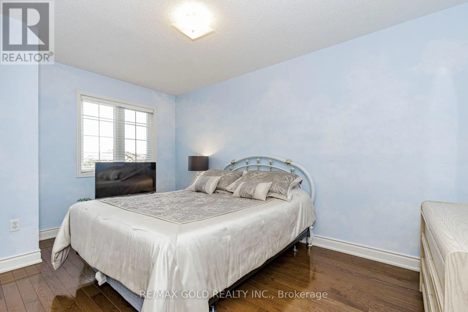 36 SUMMERDALE CRESCENT