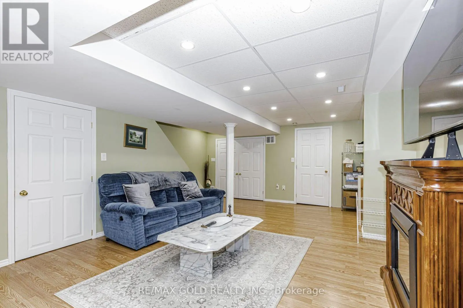 36 SUMMERDALE CRESCENT