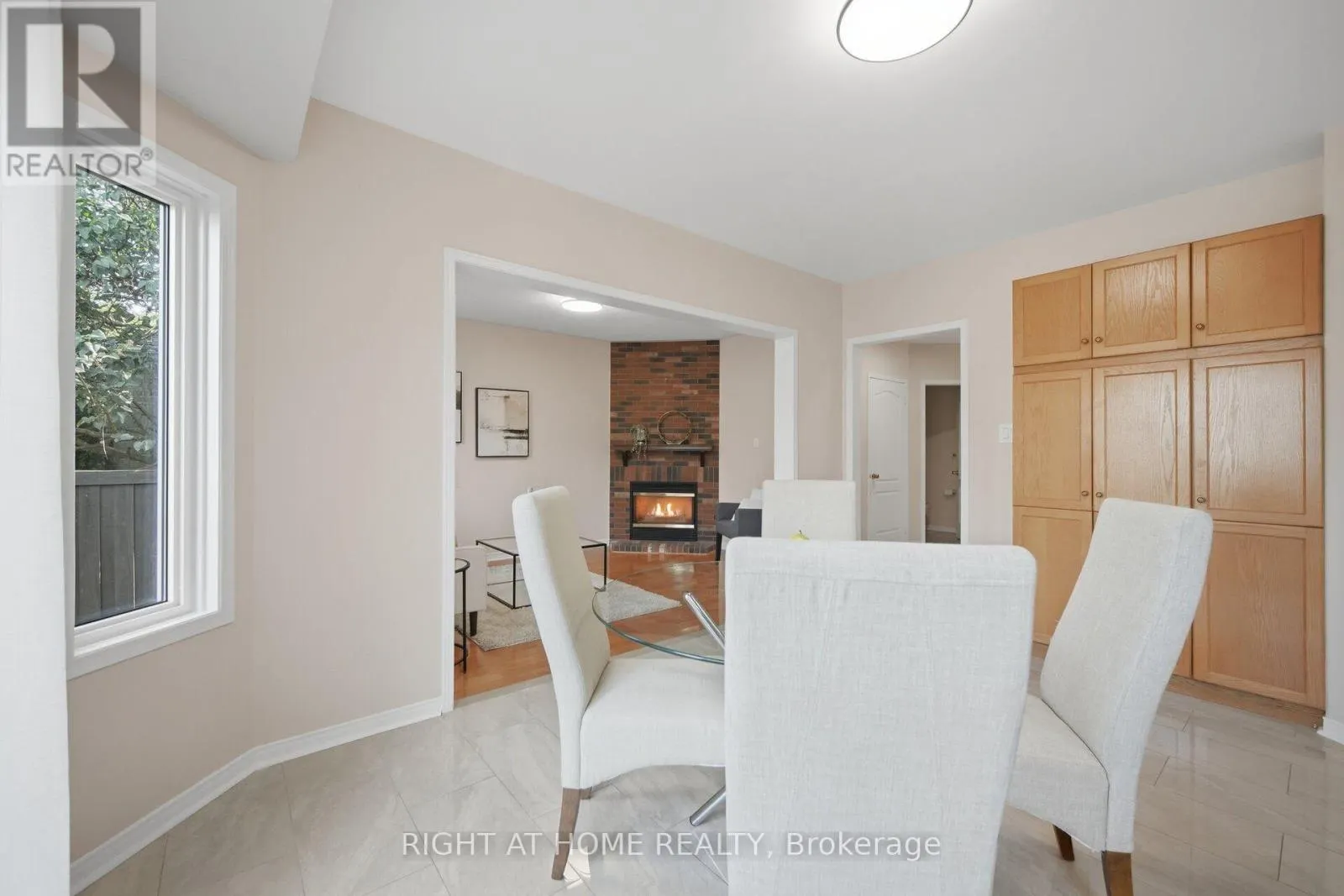 975 MANTLE CRESCENT