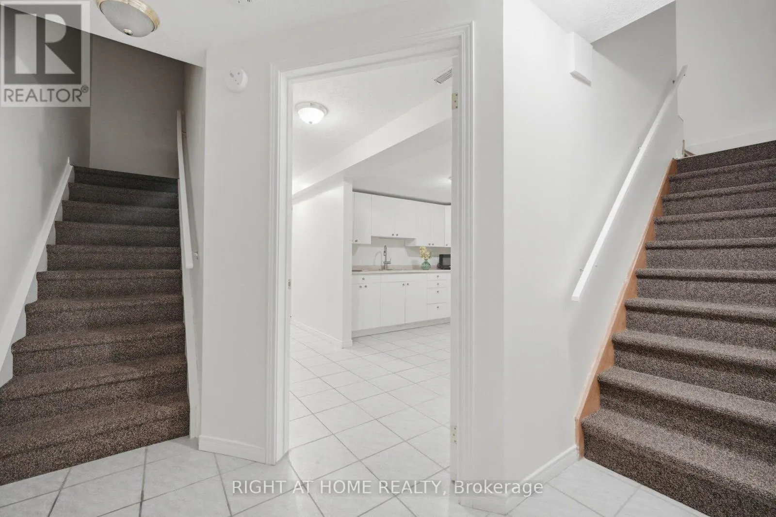 975 MANTLE CRESCENT