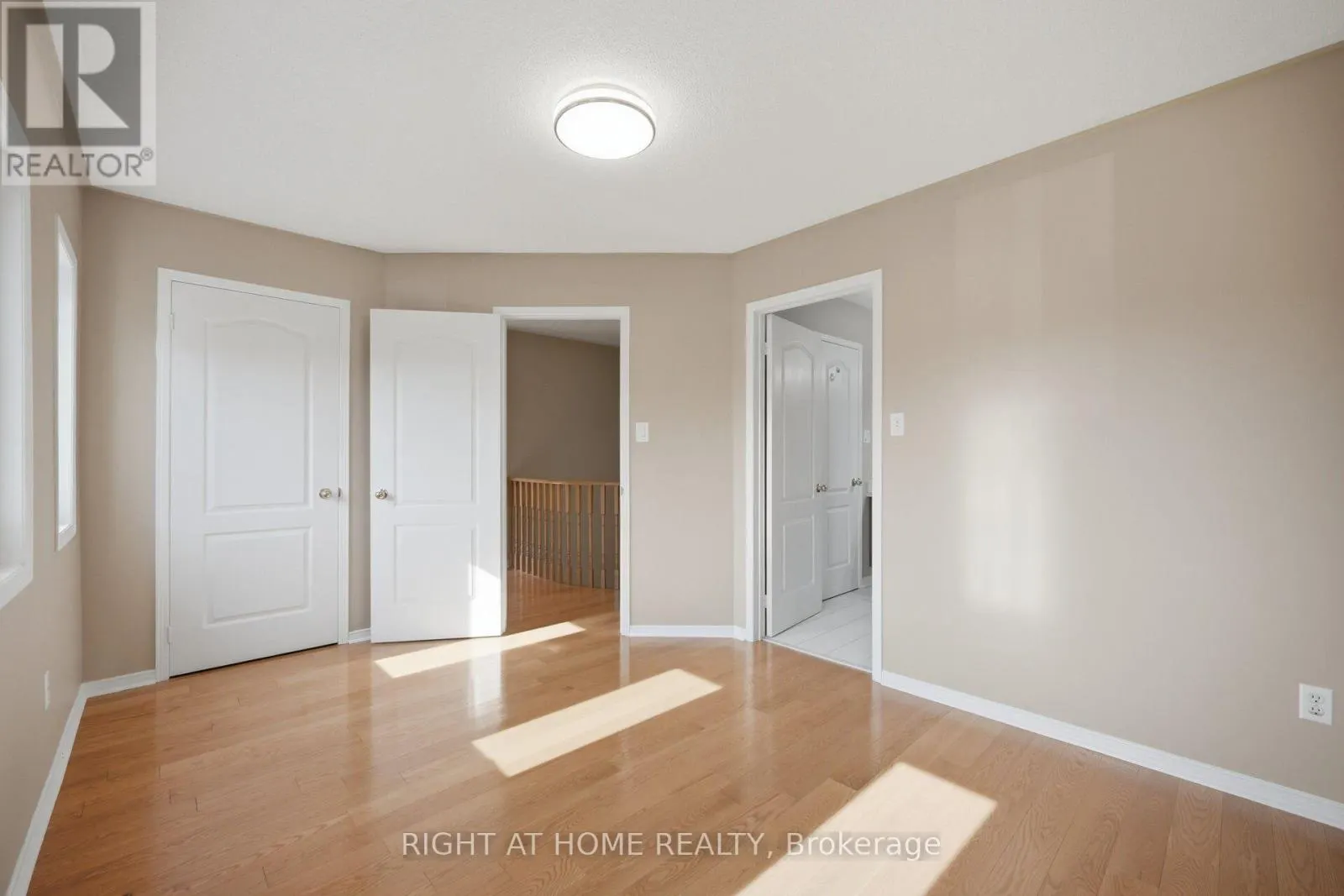 975 MANTLE CRESCENT