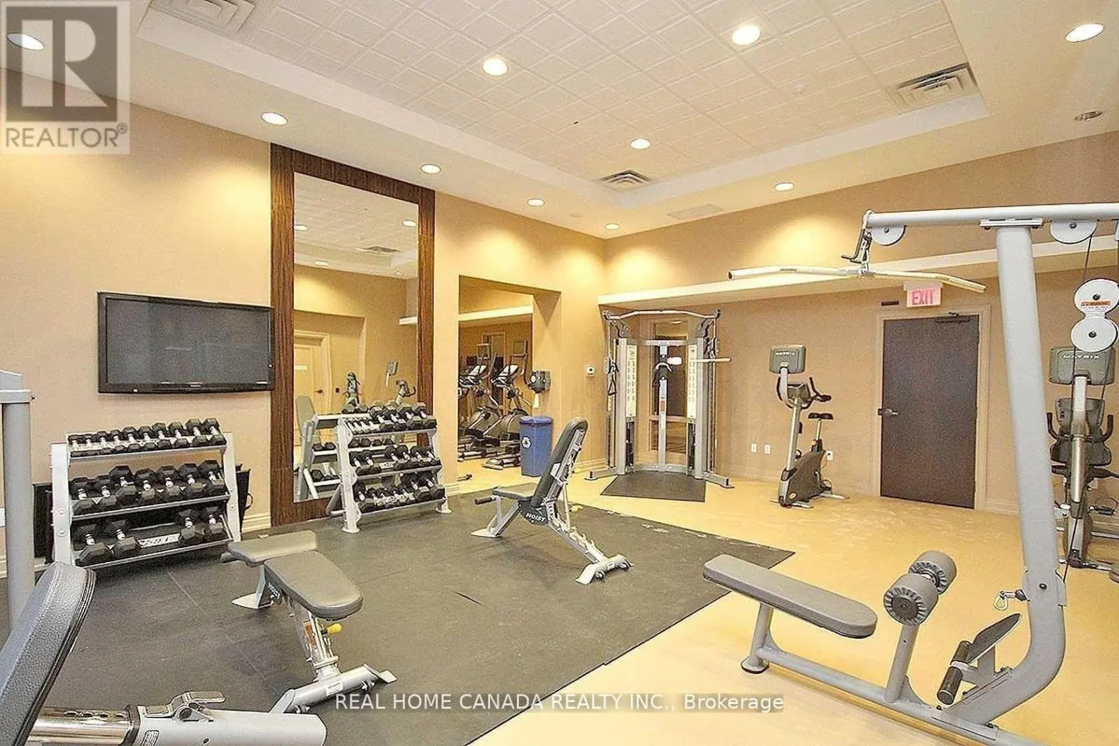 1305 - 385 PRINCE OF WALES DRIVE