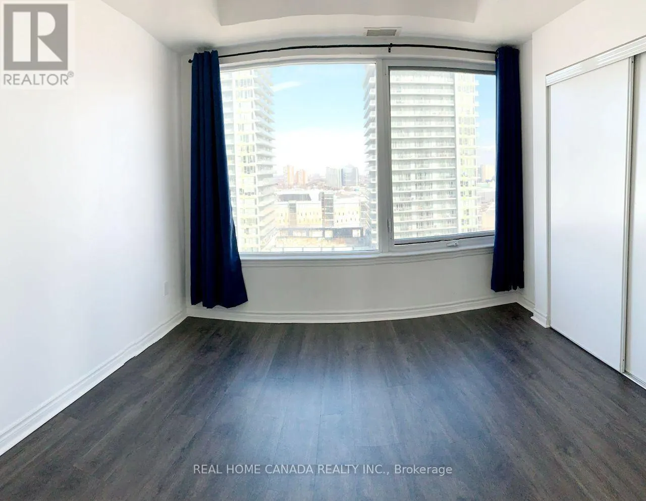 1305 - 385 PRINCE OF WALES DRIVE