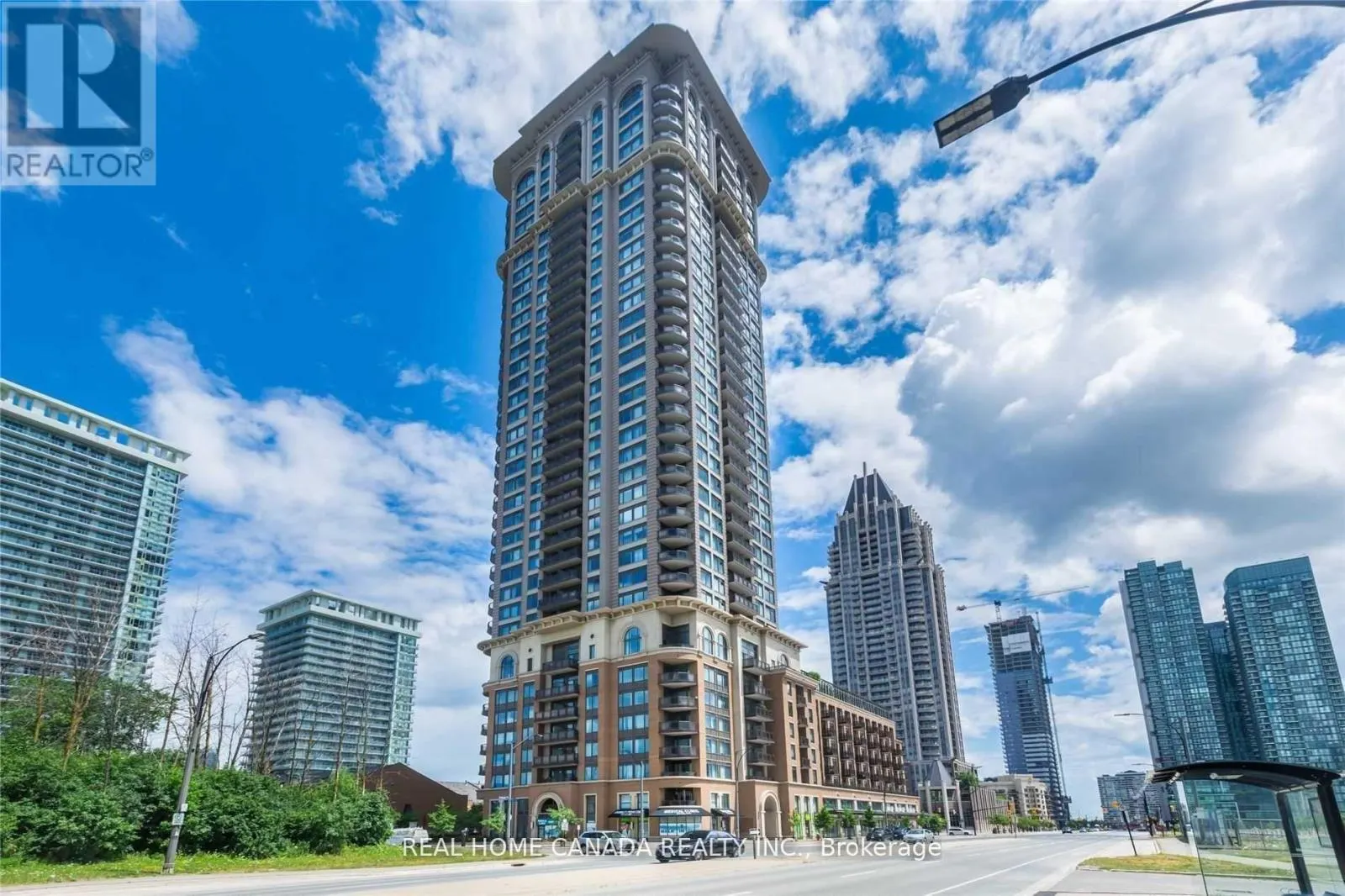 1305 - 385 PRINCE OF WALES DRIVE