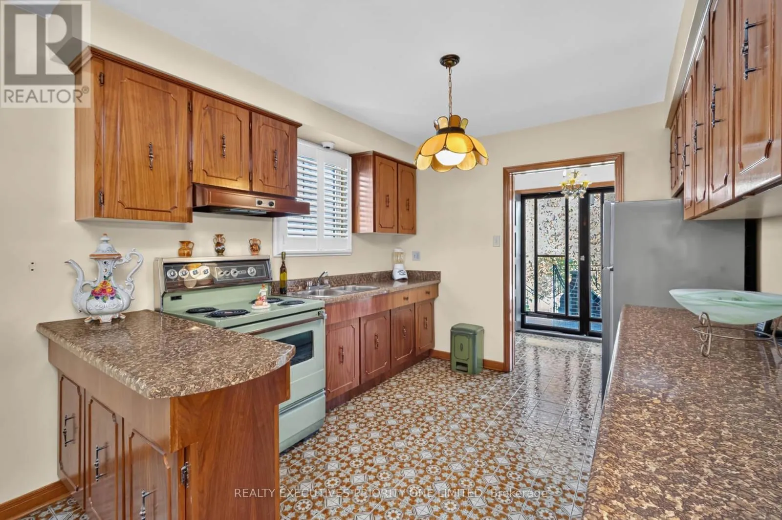 355 GLEN PARK AVENUE