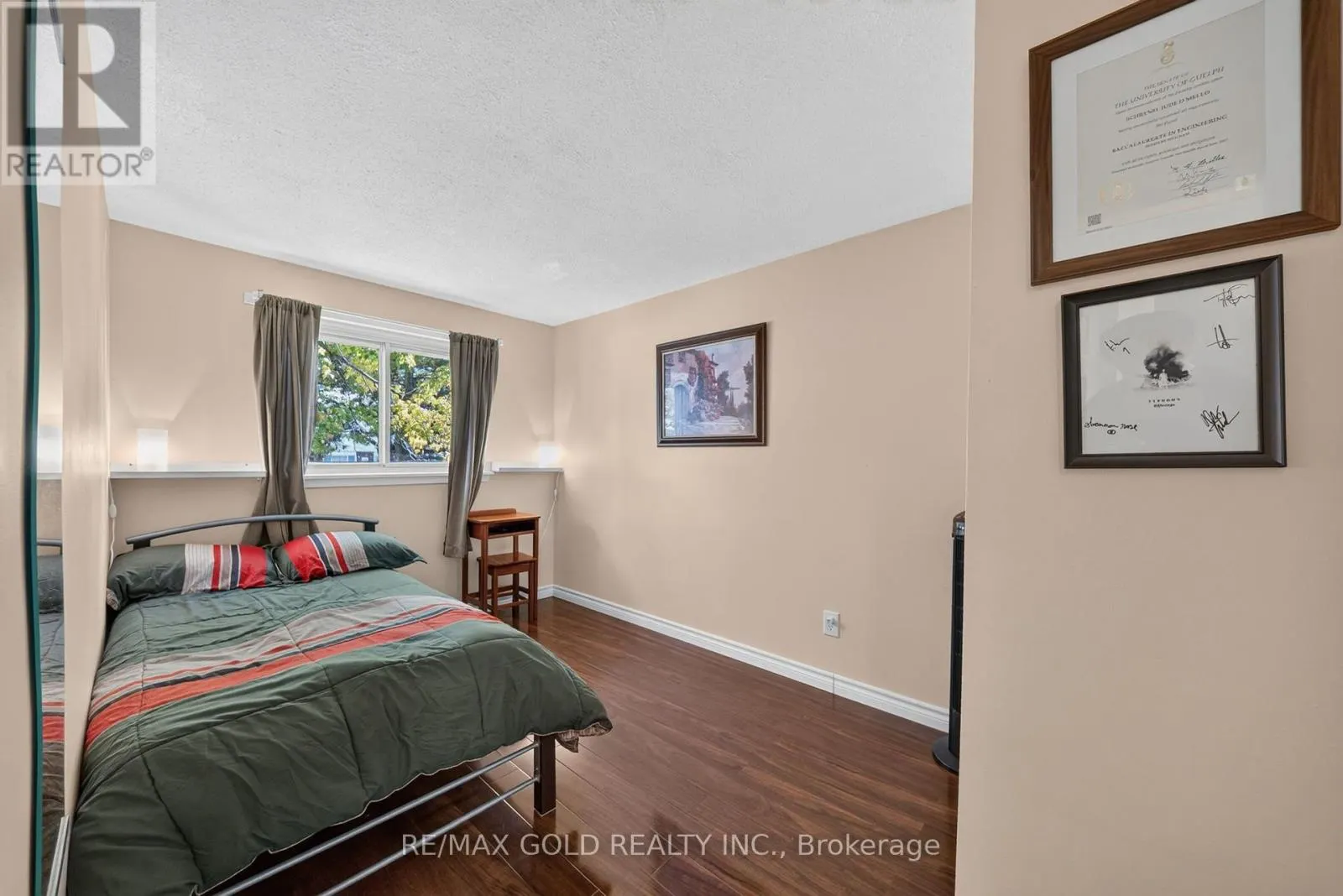 129 FOLKSTONE CRESCENT