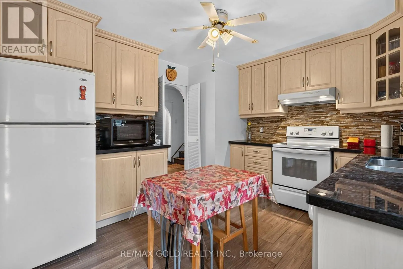 129 FOLKSTONE CRESCENT