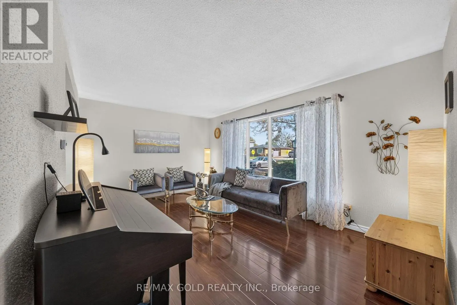 129 FOLKSTONE CRESCENT