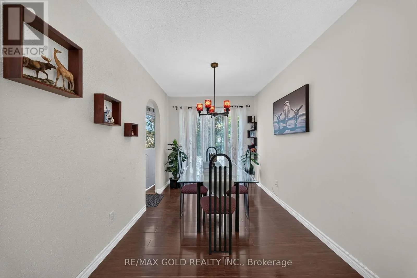 129 FOLKSTONE CRESCENT