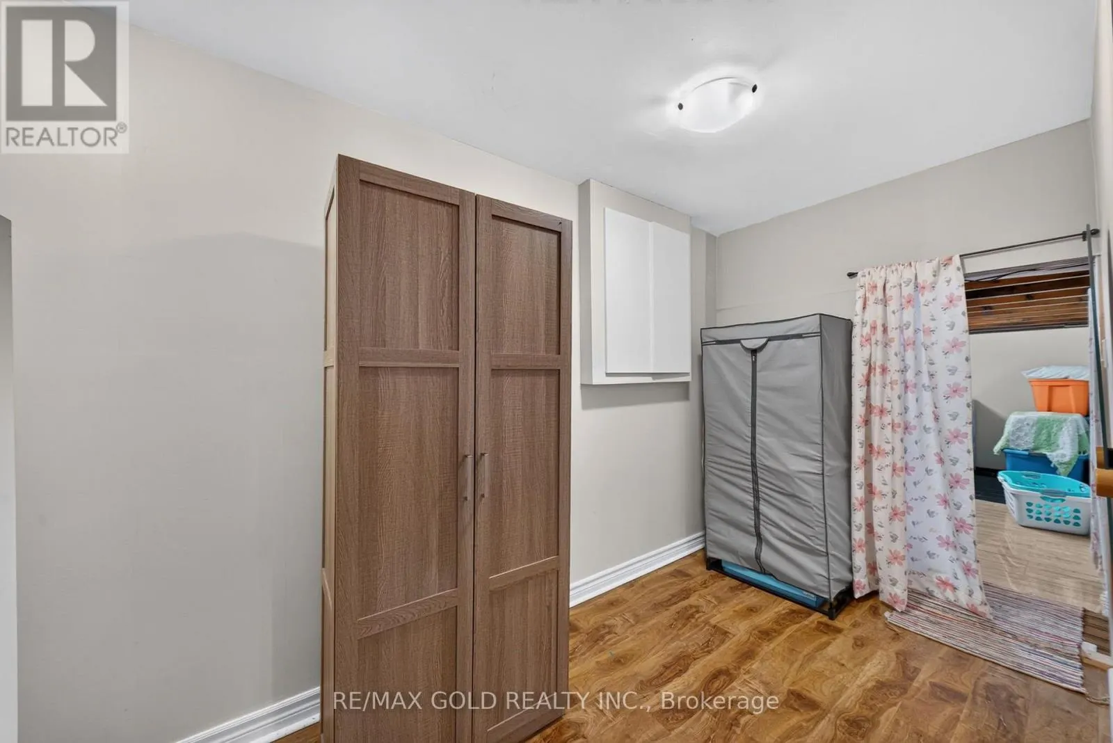 129 FOLKSTONE CRESCENT