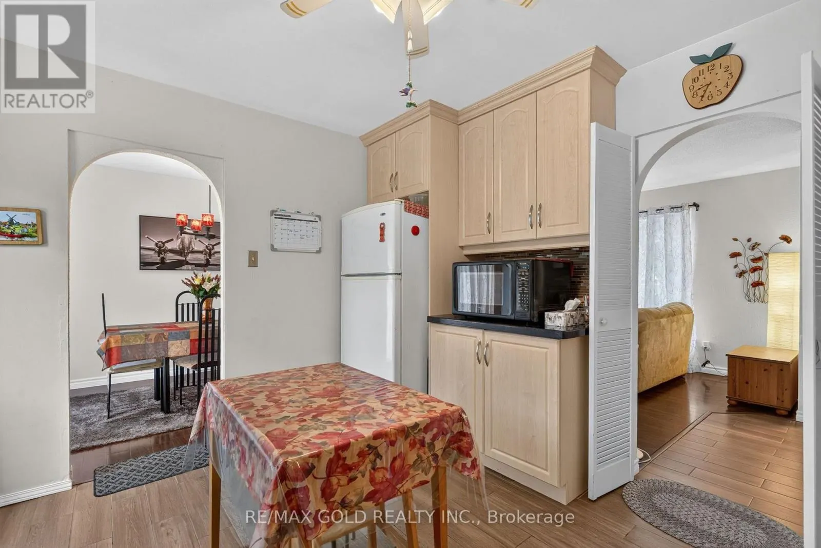 129 FOLKSTONE CRESCENT