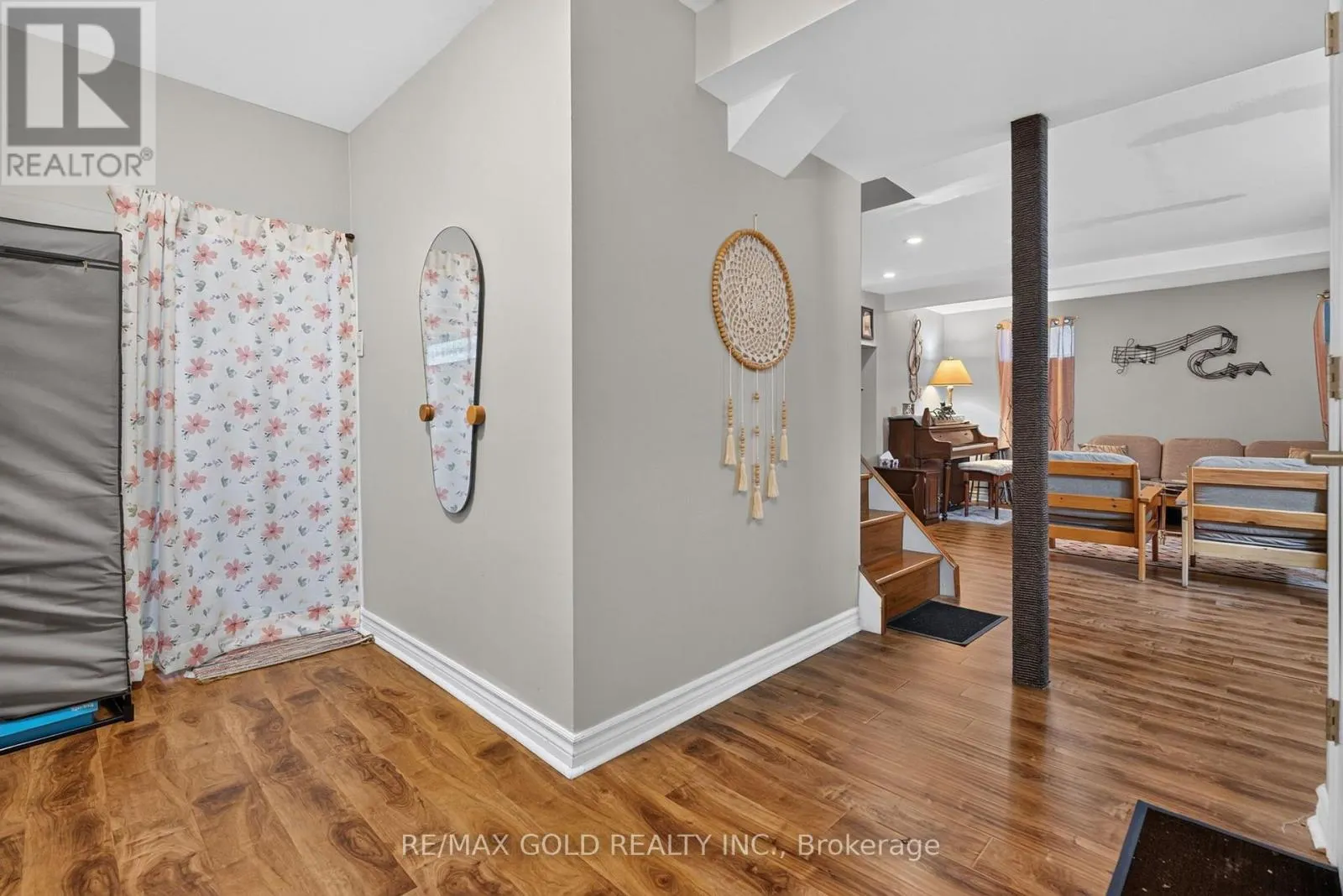 129 FOLKSTONE CRESCENT