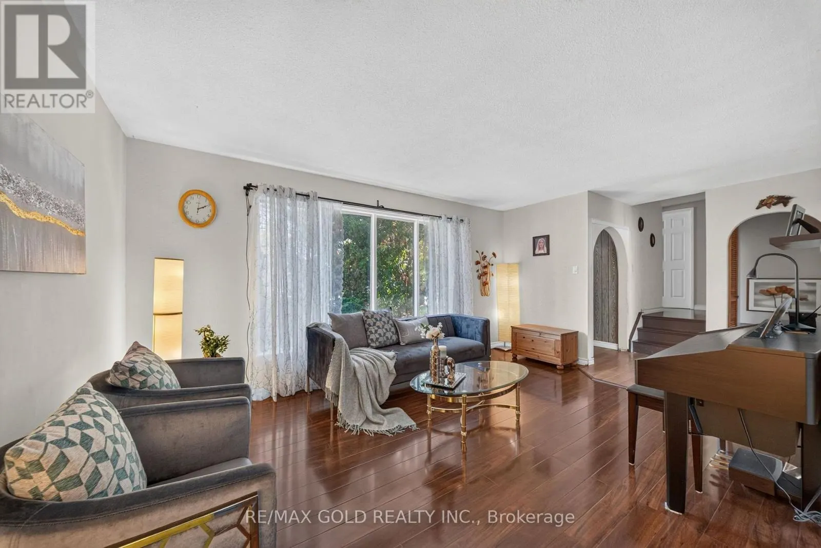 129 FOLKSTONE CRESCENT