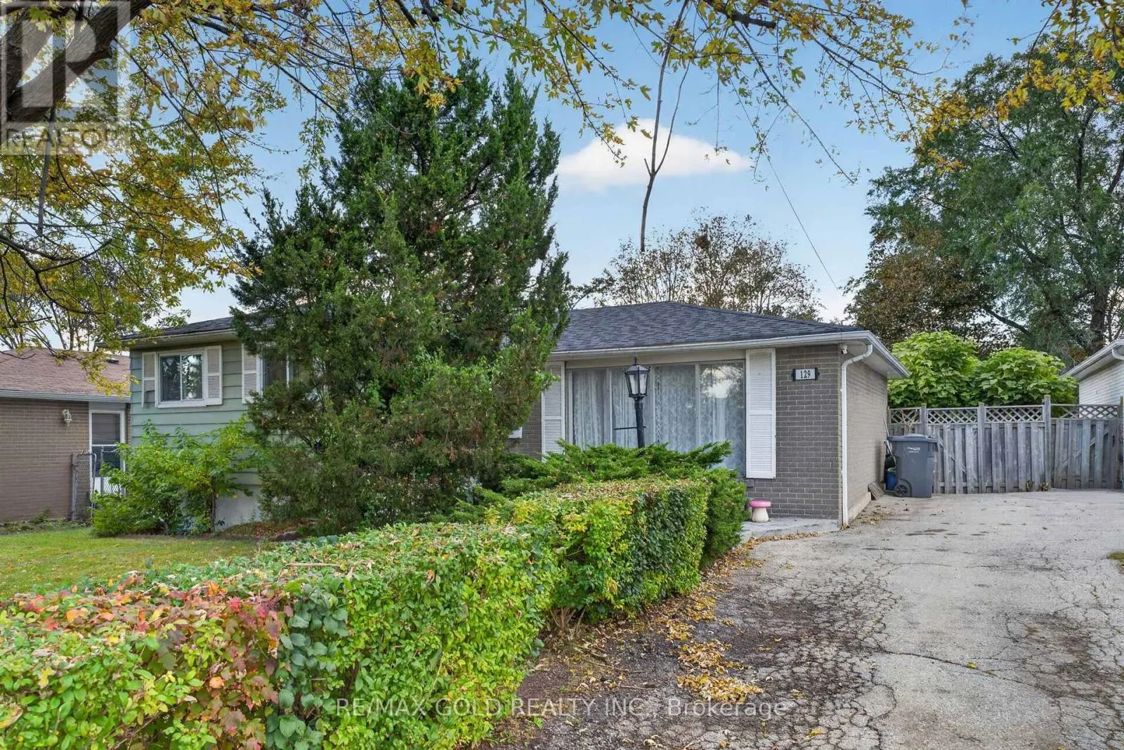 129 FOLKSTONE CRESCENT