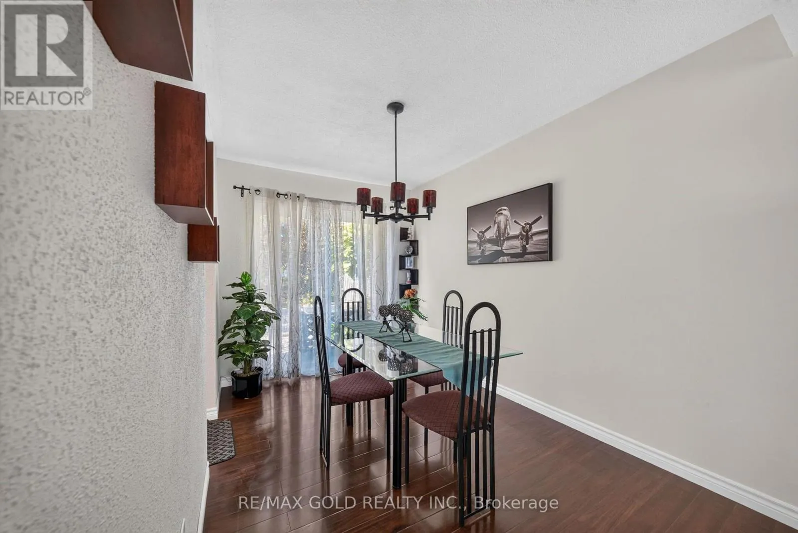 129 FOLKSTONE CRESCENT