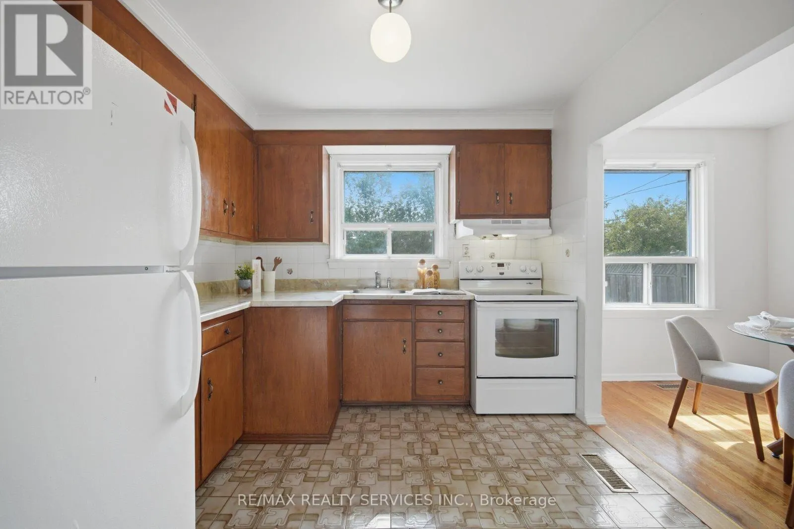27 EDGEMONT DRIVE