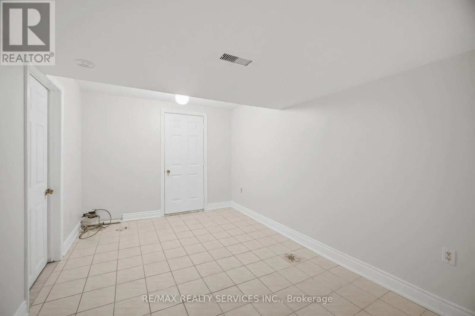 27 EDGEMONT DRIVE