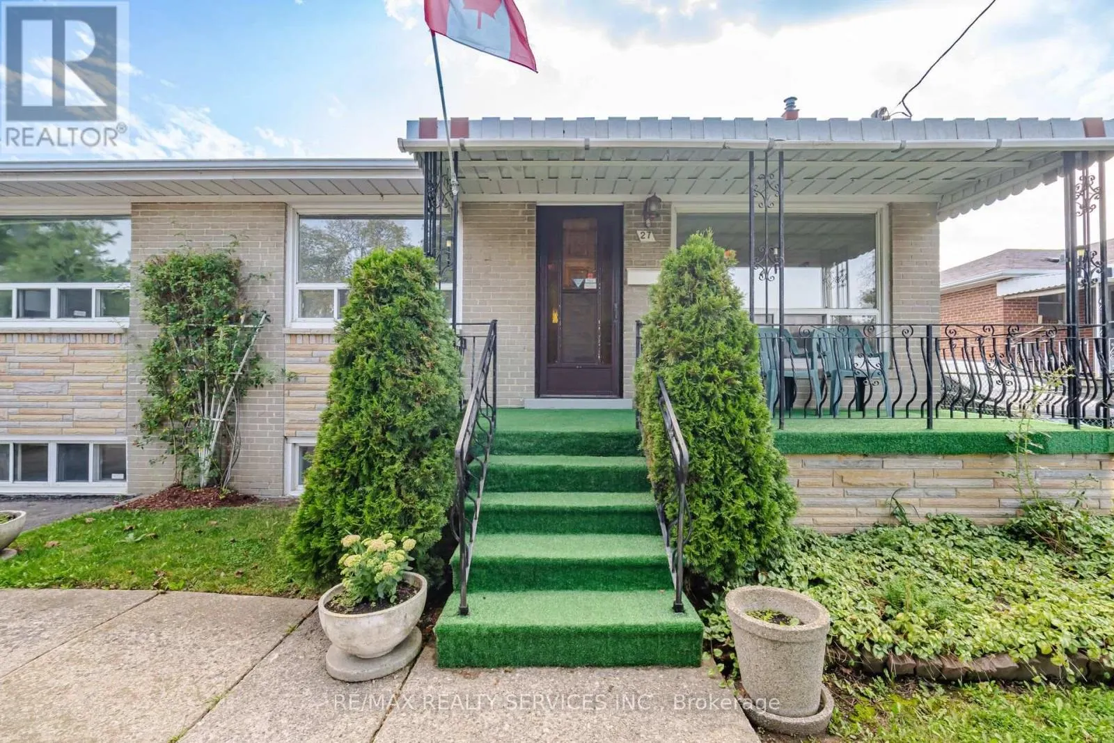 27 EDGEMONT DRIVE