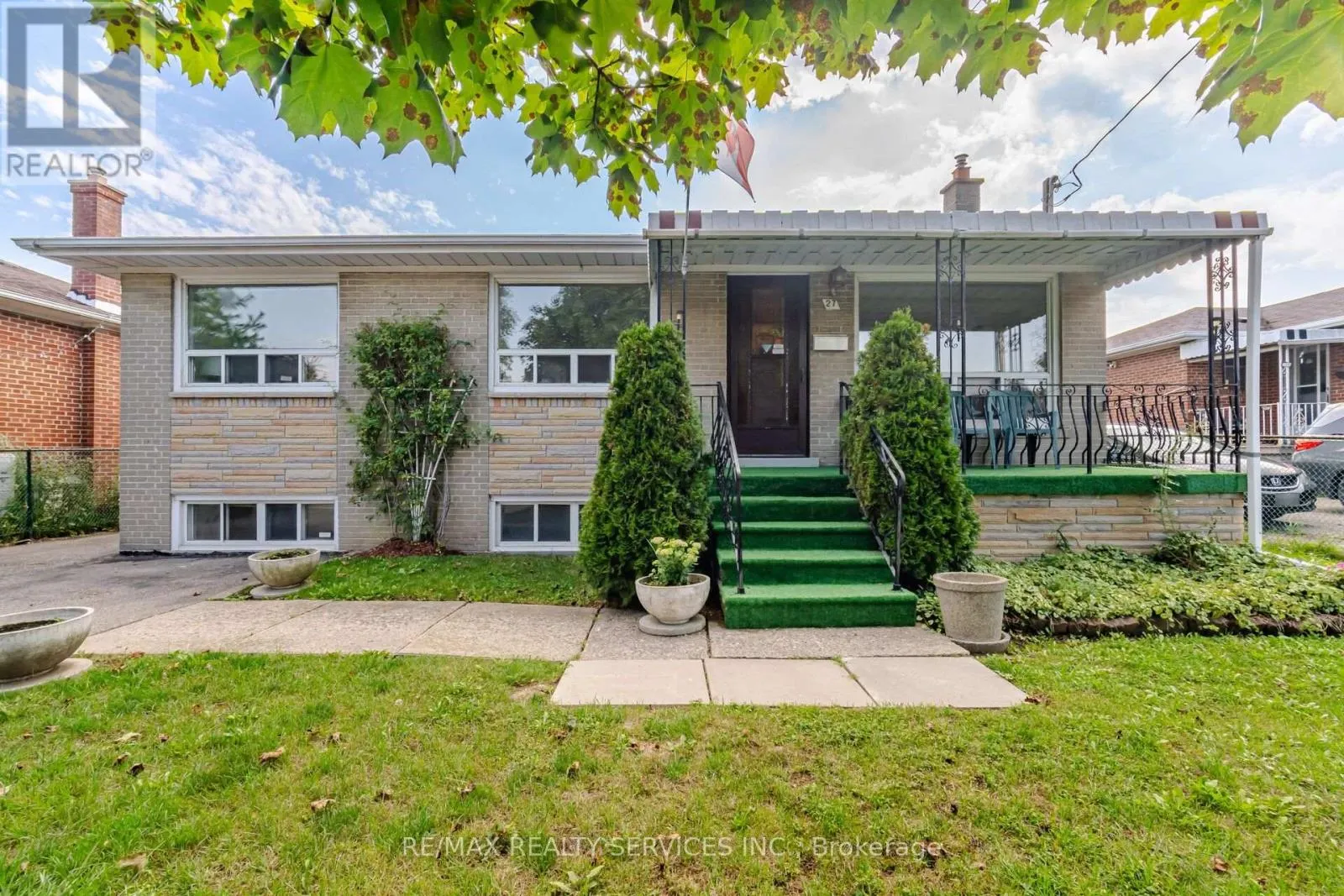 27 EDGEMONT DRIVE