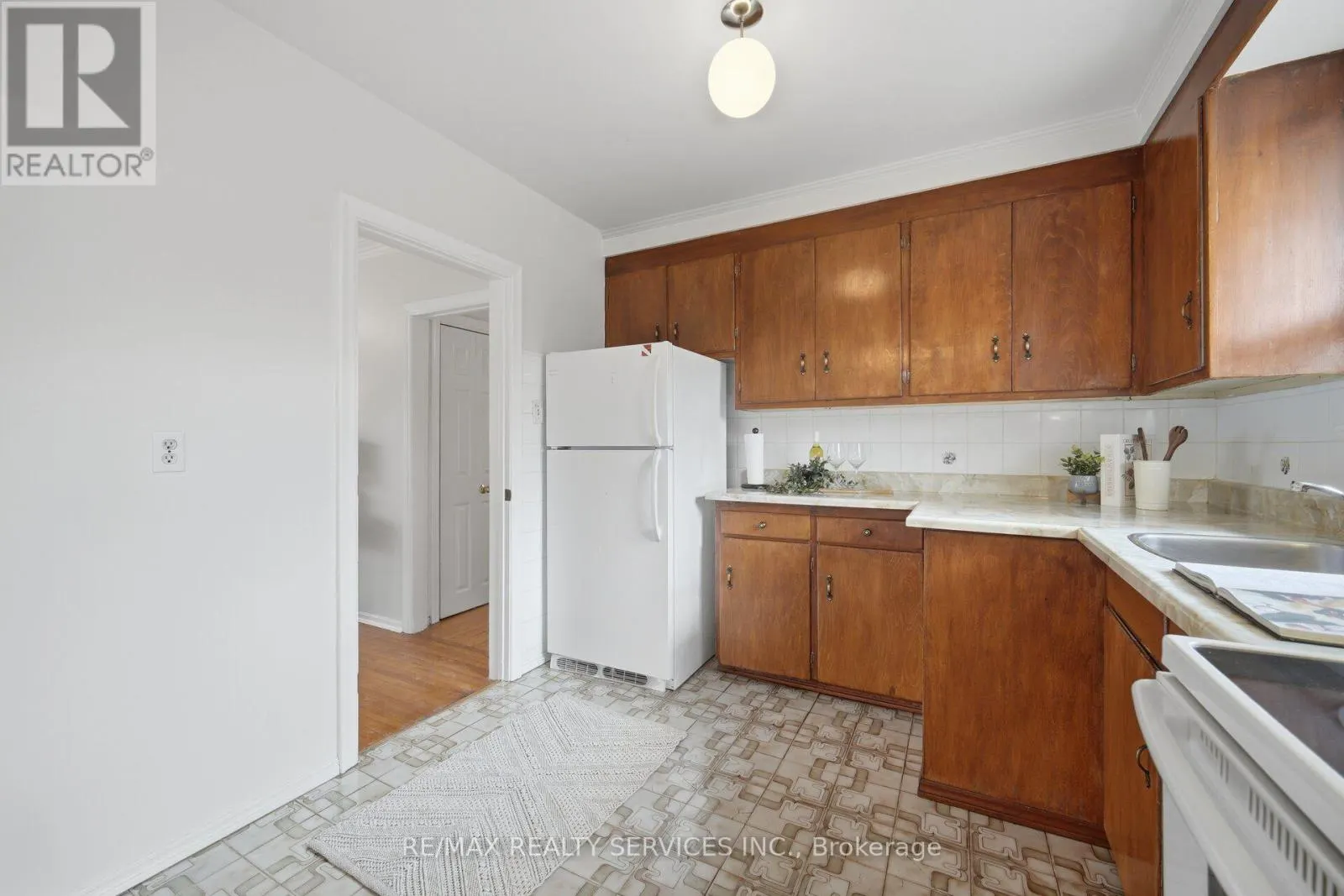 27 EDGEMONT DRIVE