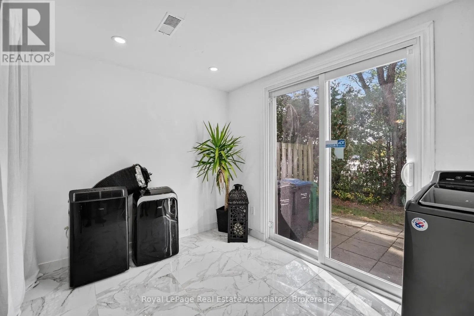 6 ELLERSLIE ROAD