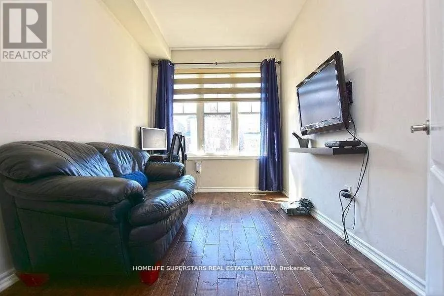 63 ENFORD CRESCENT