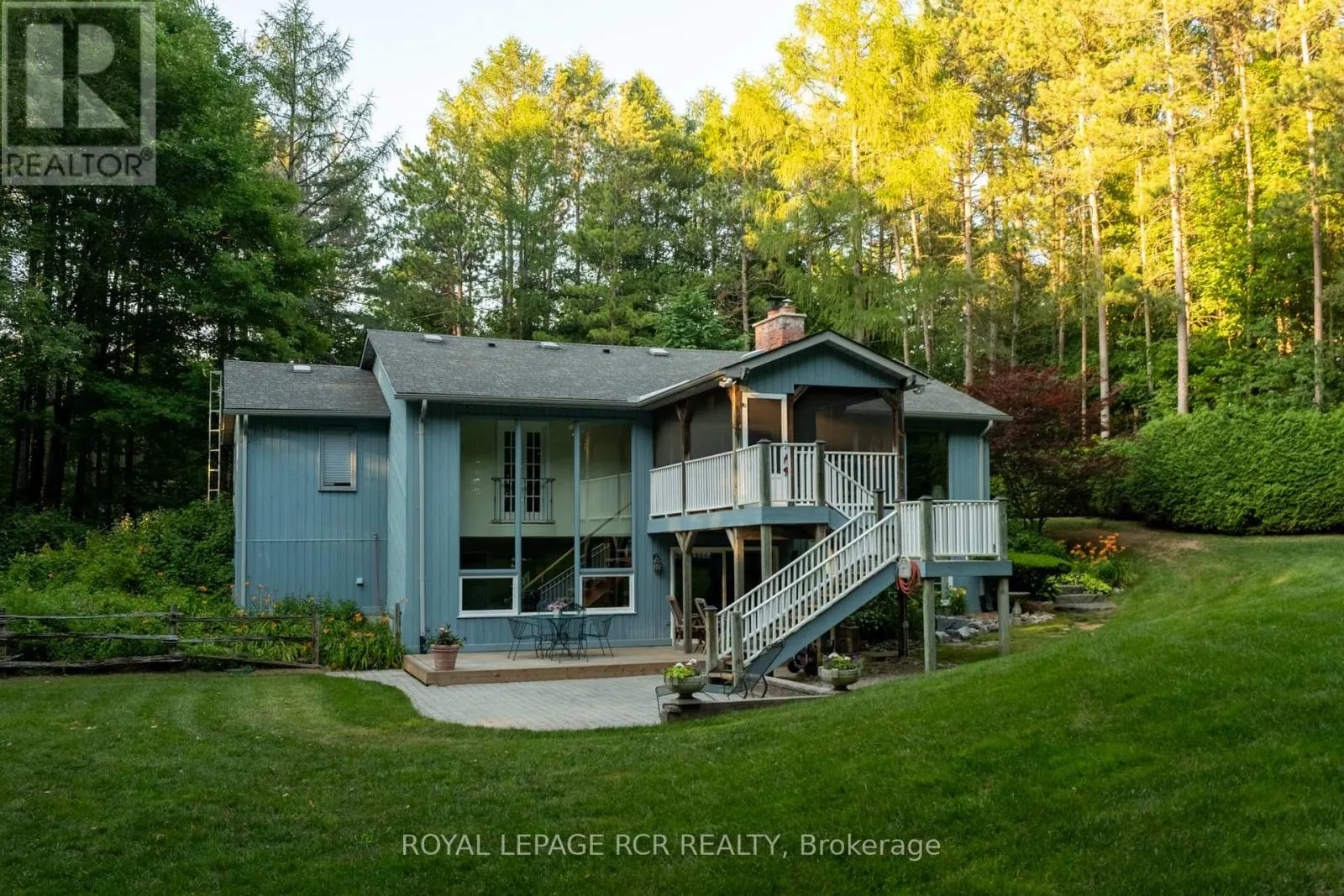 12 DAMASCUS DRIVE