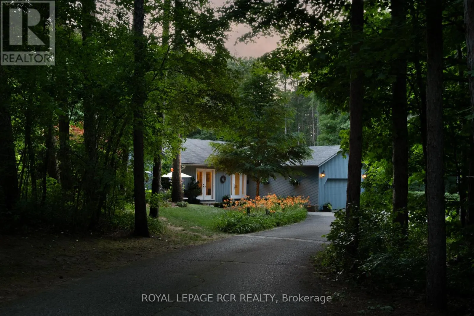 12 DAMASCUS DRIVE