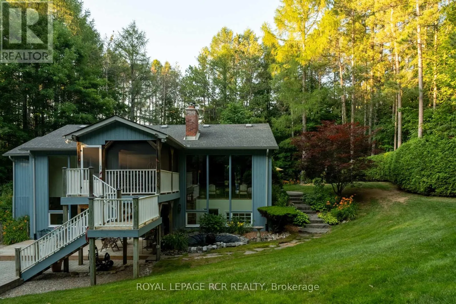 12 DAMASCUS DRIVE