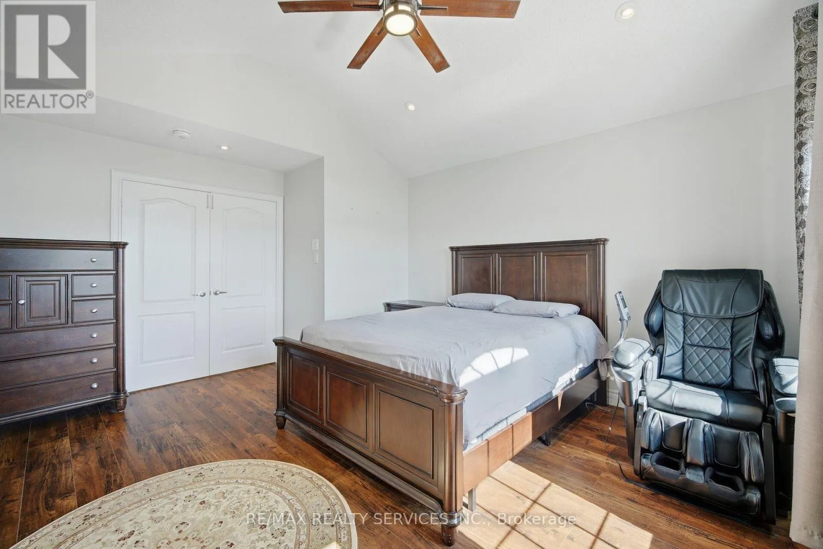 68 SOUTHLAKE BOULEVARD