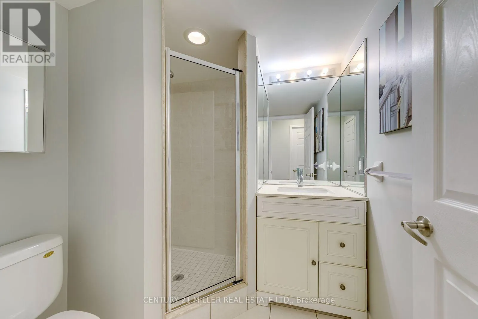 2010 - 335 RATHBURN ROAD W