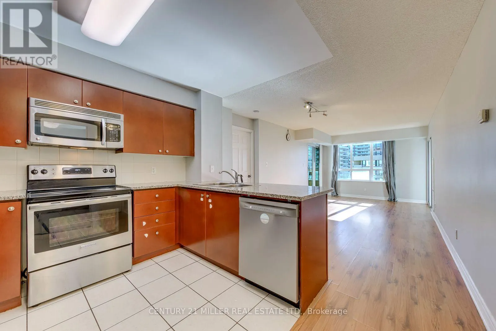 2010 - 335 RATHBURN ROAD W