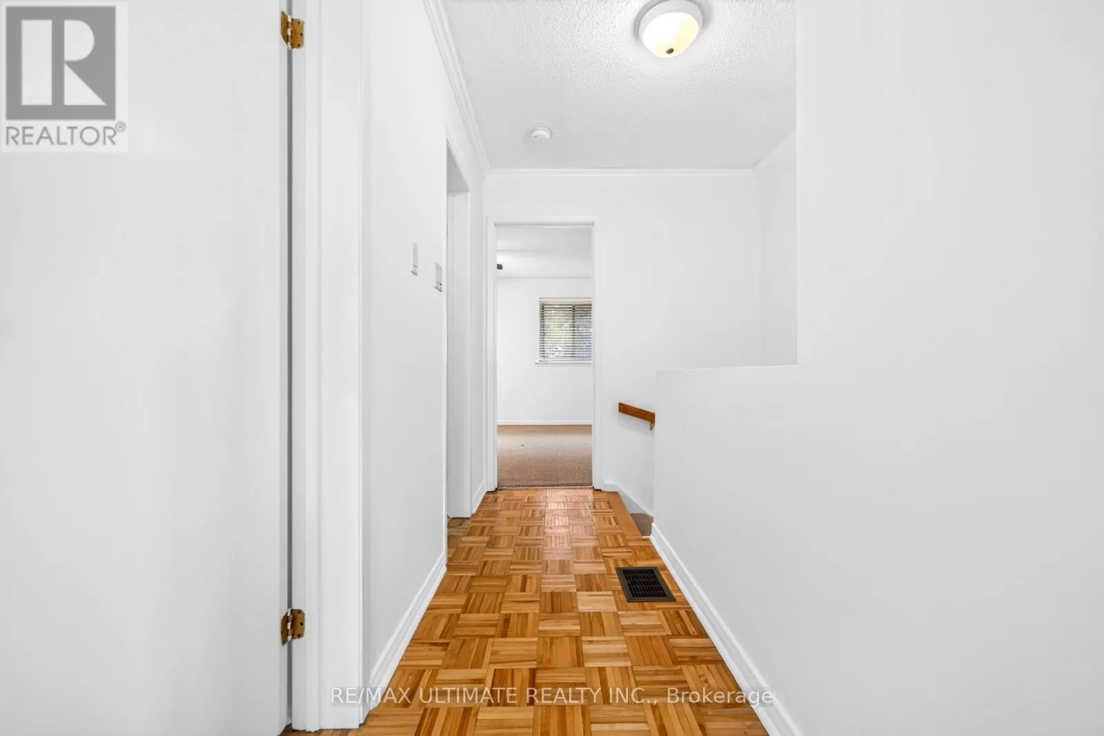 122 MOREGATE CRESCENT